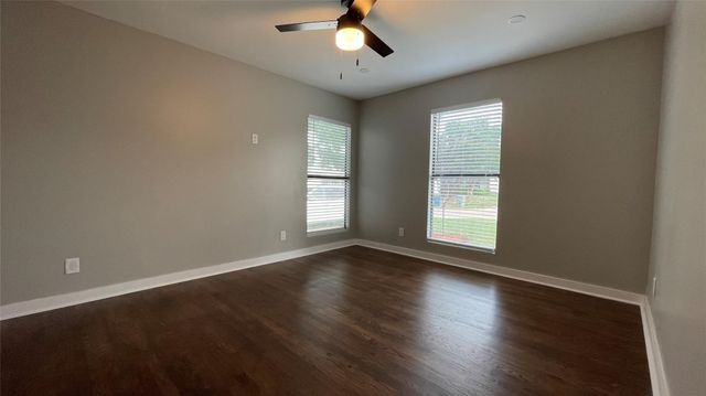 2931 Ivandell Avenue, Dallas, TX 75211