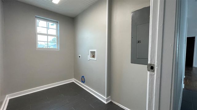 2931 Ivandell Avenue, Dallas, TX 75211