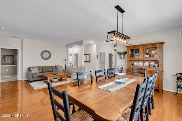 14 Vecchio Road, Manchester, NJ 08759