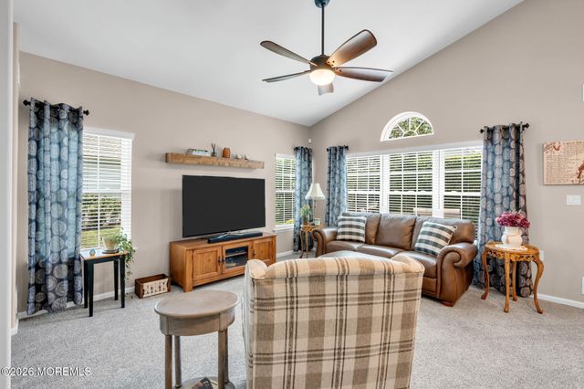 14 Vecchio Road, Manchester, NJ 08759
