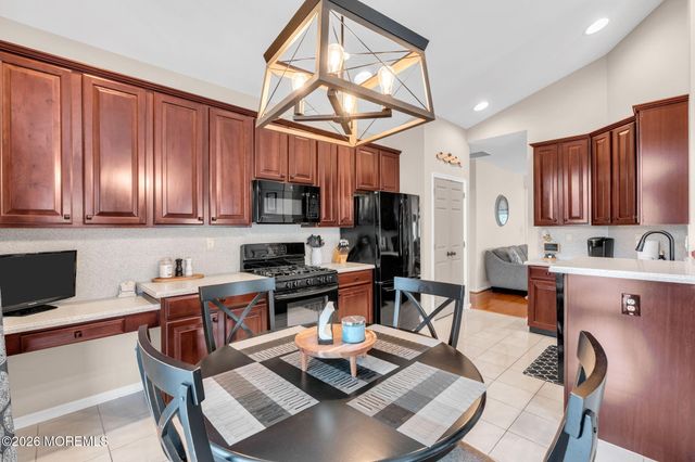 14 Vecchio Road, Manchester, NJ 08759
