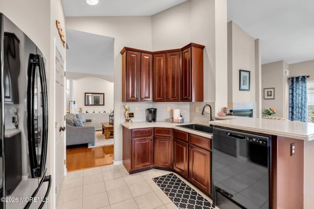 14 Vecchio Road, Manchester, NJ 08759