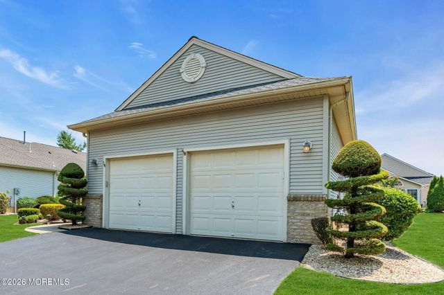 14 Vecchio Road, Manchester, NJ 08759