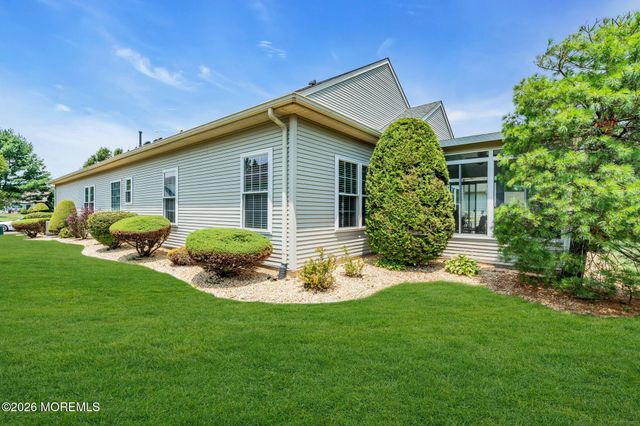 14 Vecchio Road, Manchester, NJ 08759