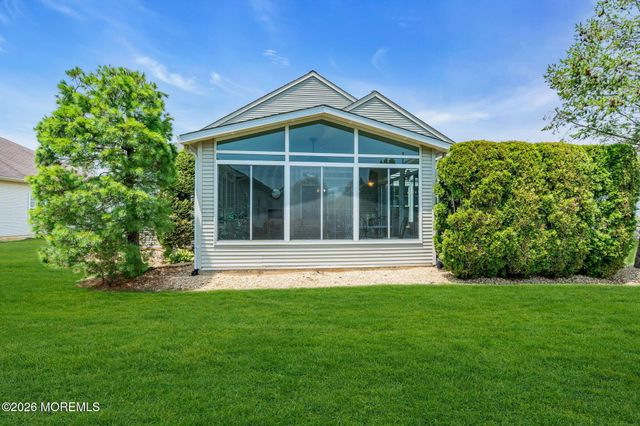 14 Vecchio Road, Manchester, NJ 08759