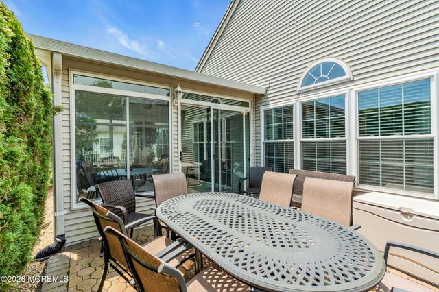 14 Vecchio Road, Manchester, NJ 08759