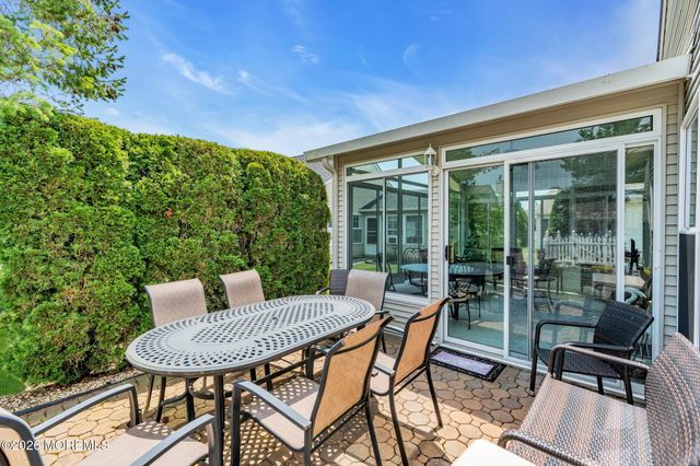 14 Vecchio Road, Manchester, NJ 08759