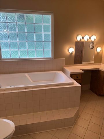 1889 JENNINGS Avenue, Council Bluffs, IA 51503