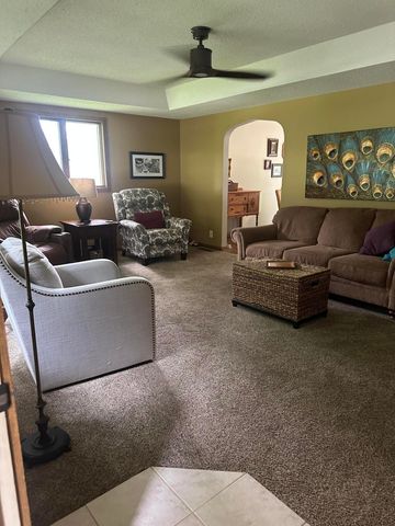 1889 JENNINGS Avenue, Council Bluffs, IA 51503