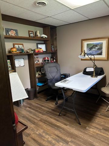1889 JENNINGS Avenue, Council Bluffs, IA 51503