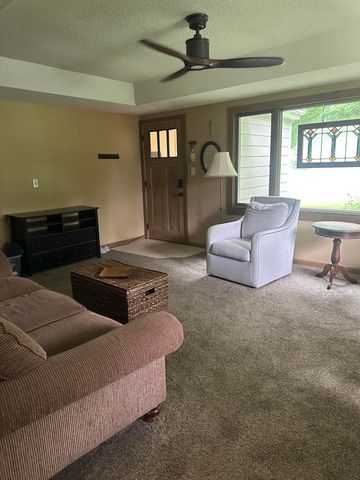 1889 JENNINGS Avenue, Council Bluffs, IA 51503