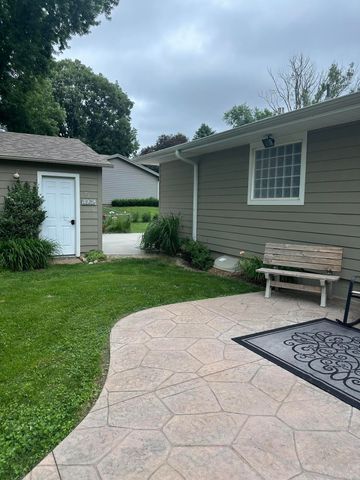1889 JENNINGS Avenue, Council Bluffs, IA 51503