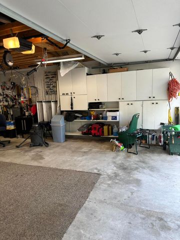 1889 JENNINGS Avenue, Council Bluffs, IA 51503