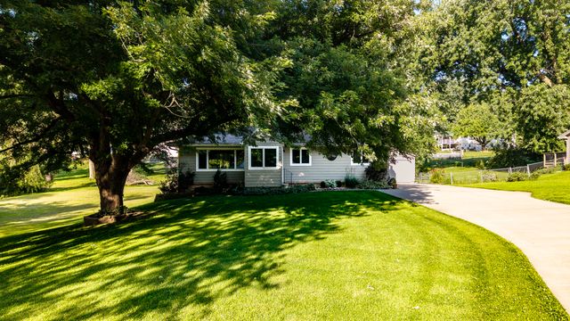 1889 JENNINGS Avenue, Council Bluffs, IA 51503
