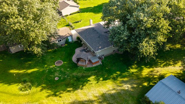 1889 JENNINGS Avenue, Council Bluffs, IA 51503