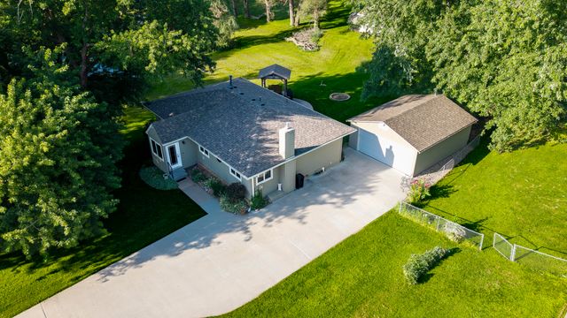 1889 JENNINGS Avenue, Council Bluffs, IA 51503