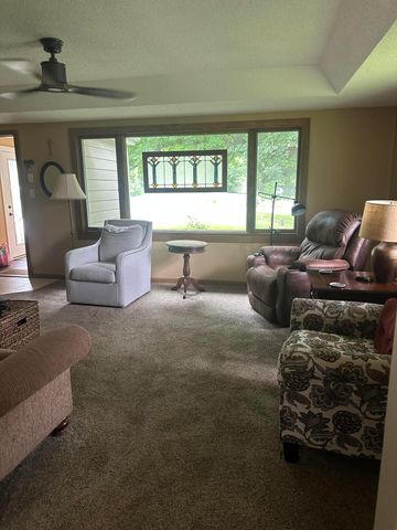 1889 JENNINGS Avenue, Council Bluffs, IA 51503