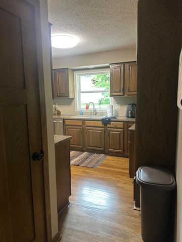 1889 JENNINGS Avenue, Council Bluffs, IA 51503