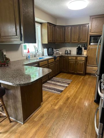 1889 JENNINGS Avenue, Council Bluffs, IA 51503