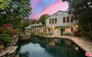 2576 Benedict Canyon Drive, Beverly Hills, CA 90210