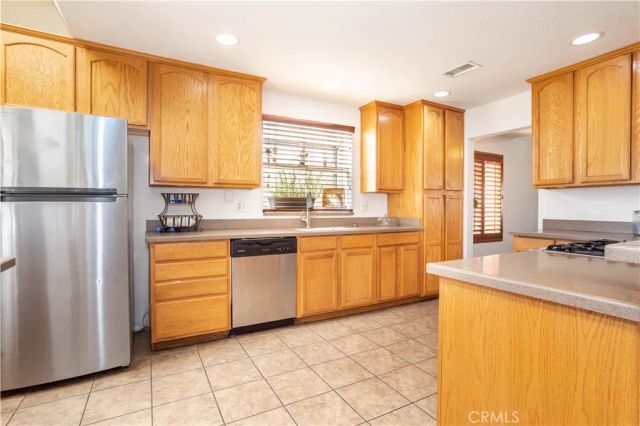 37422 cambridge Lane, Palmdale, CA 93550