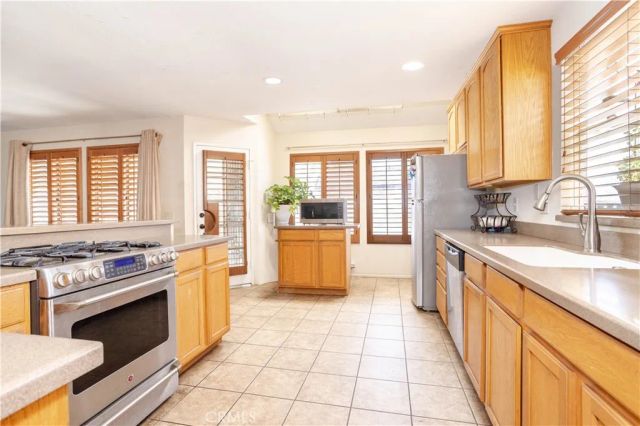 37422 cambridge Lane, Palmdale, CA 93550