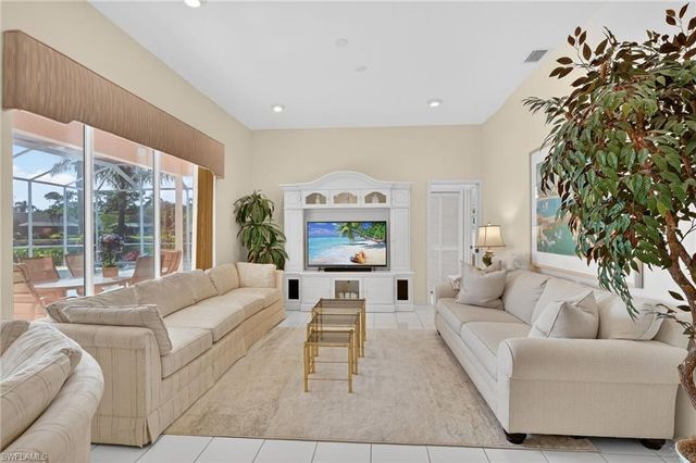 6687 Huntley LN S, Naples, FL 34104