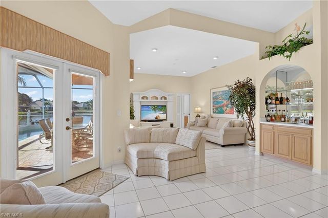 6687 Huntley LN S, Naples, FL 34104