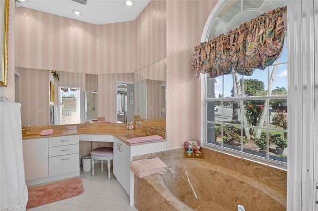 6687 Huntley LN S, Naples, FL 34104