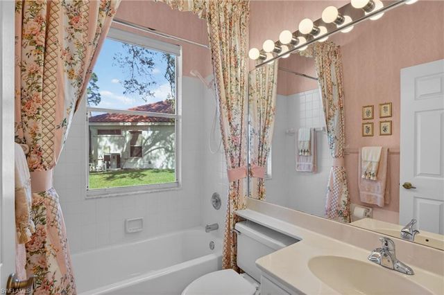 6687 Huntley LN S, Naples, FL 34104