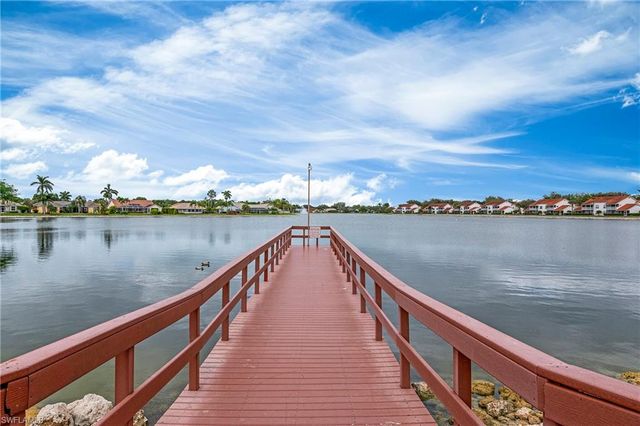 6687 Huntley LN S, Naples, FL 34104