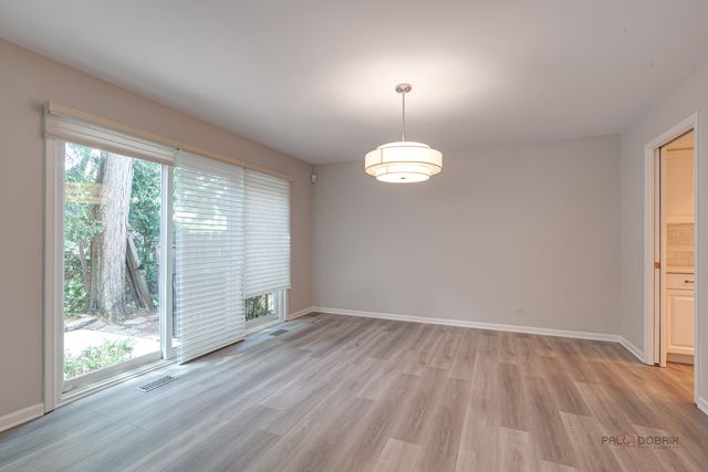 9 Court of Lagoon View, Northbrook, IL 60062