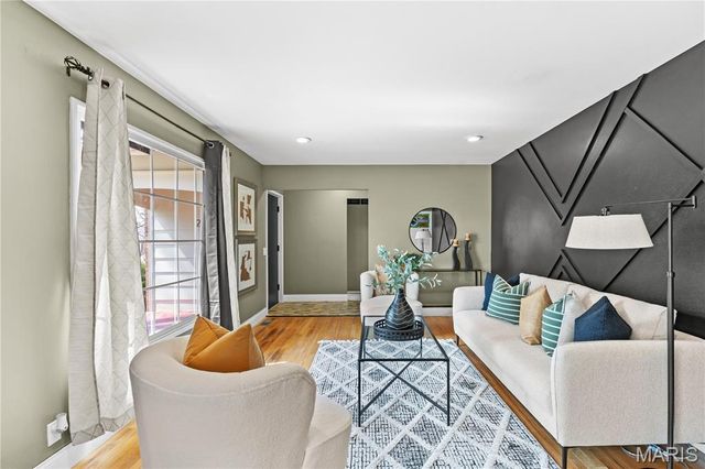 2175 Somerset Drive, Florissant, MO 63033