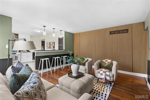 2175 Somerset Drive, Florissant, MO 63033