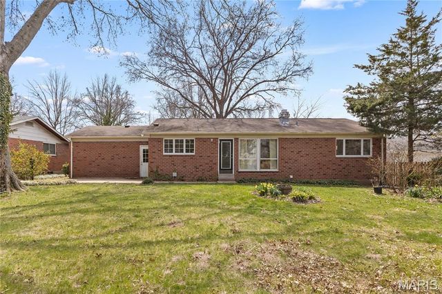 2175 Somerset Drive, Florissant, MO 63033