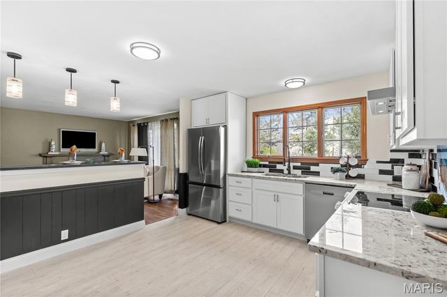 2175 Somerset Drive, Florissant, MO 63033