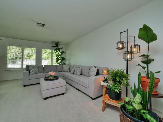 7011 Shoreham, Stockton, CA 95207