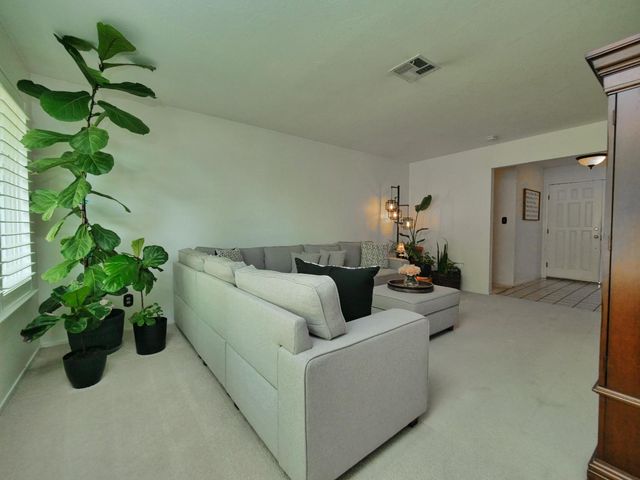 7011 Shoreham, Stockton, CA 95207
