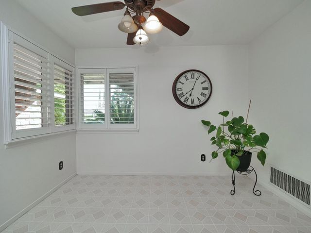 7011 Shoreham, Stockton, CA 95207