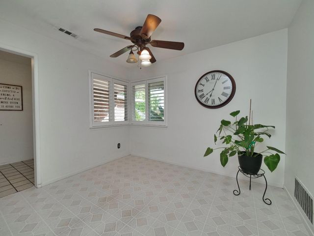 7011 Shoreham, Stockton, CA 95207