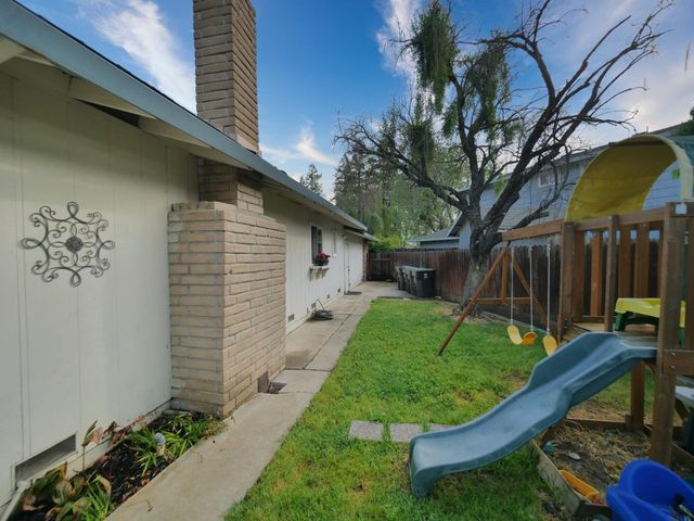 7011 Shoreham, Stockton, CA 95207