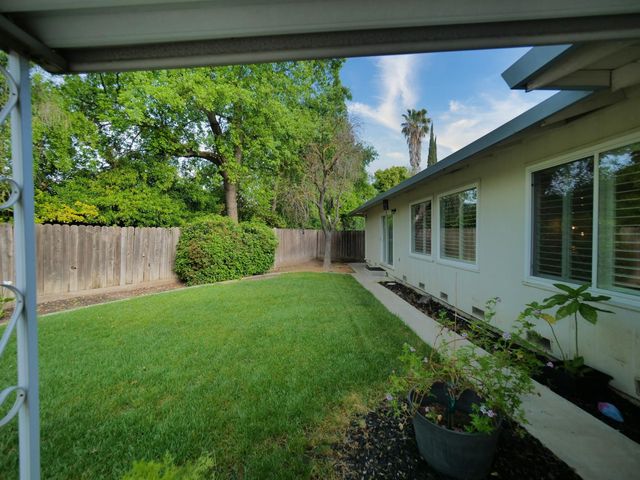 7011 Shoreham, Stockton, CA 95207