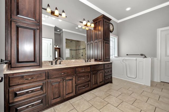 22104 Kennemer Ln, Athens, AL 35613