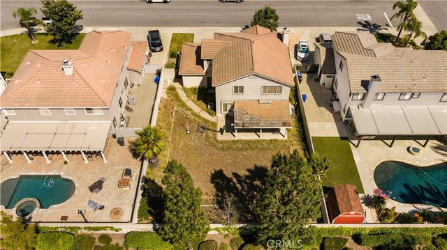 6766 Royal Crest Court, Fontana, CA 92336