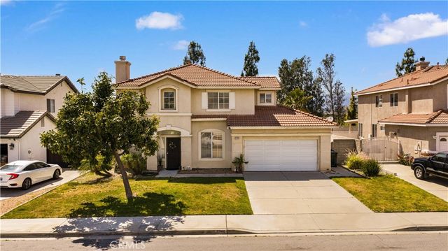 6766 Royal Crest Court, Fontana, CA 92336