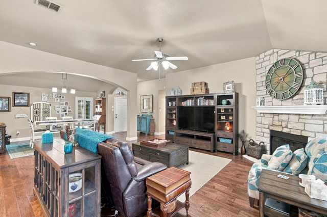 501 Branchwood Drive, Midlothian, TX 76065