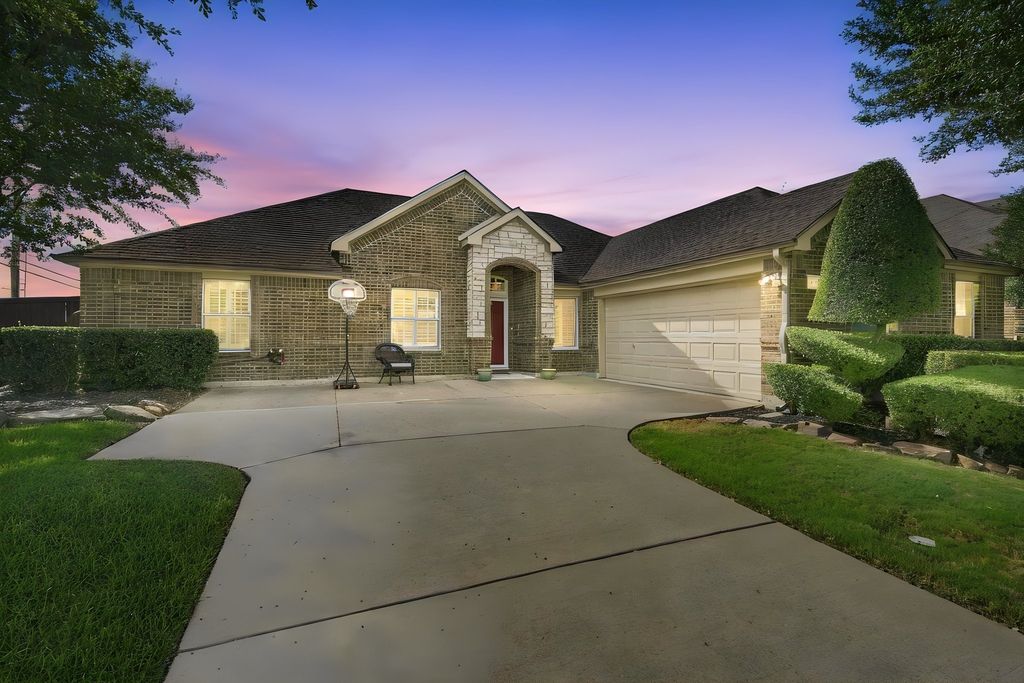 501 Branchwood Drive, Midlothian, TX 76065