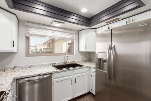 1384 N CARRIAGE Lane, Chandler, AZ 85224