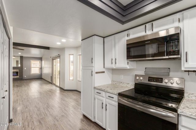 1384 N CARRIAGE Lane, Chandler, AZ 85224