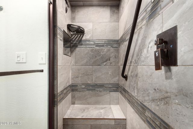 1384 N CARRIAGE Lane, Chandler, AZ 85224